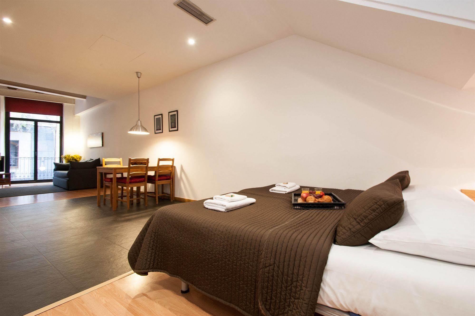 Short Stay Group Liceu Serviced Apartments Barcelone Extérieur photo