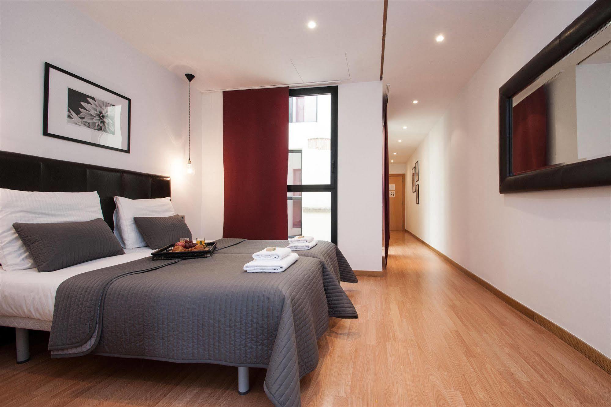 Short Stay Group Liceu Serviced Apartments Barcelone Extérieur photo