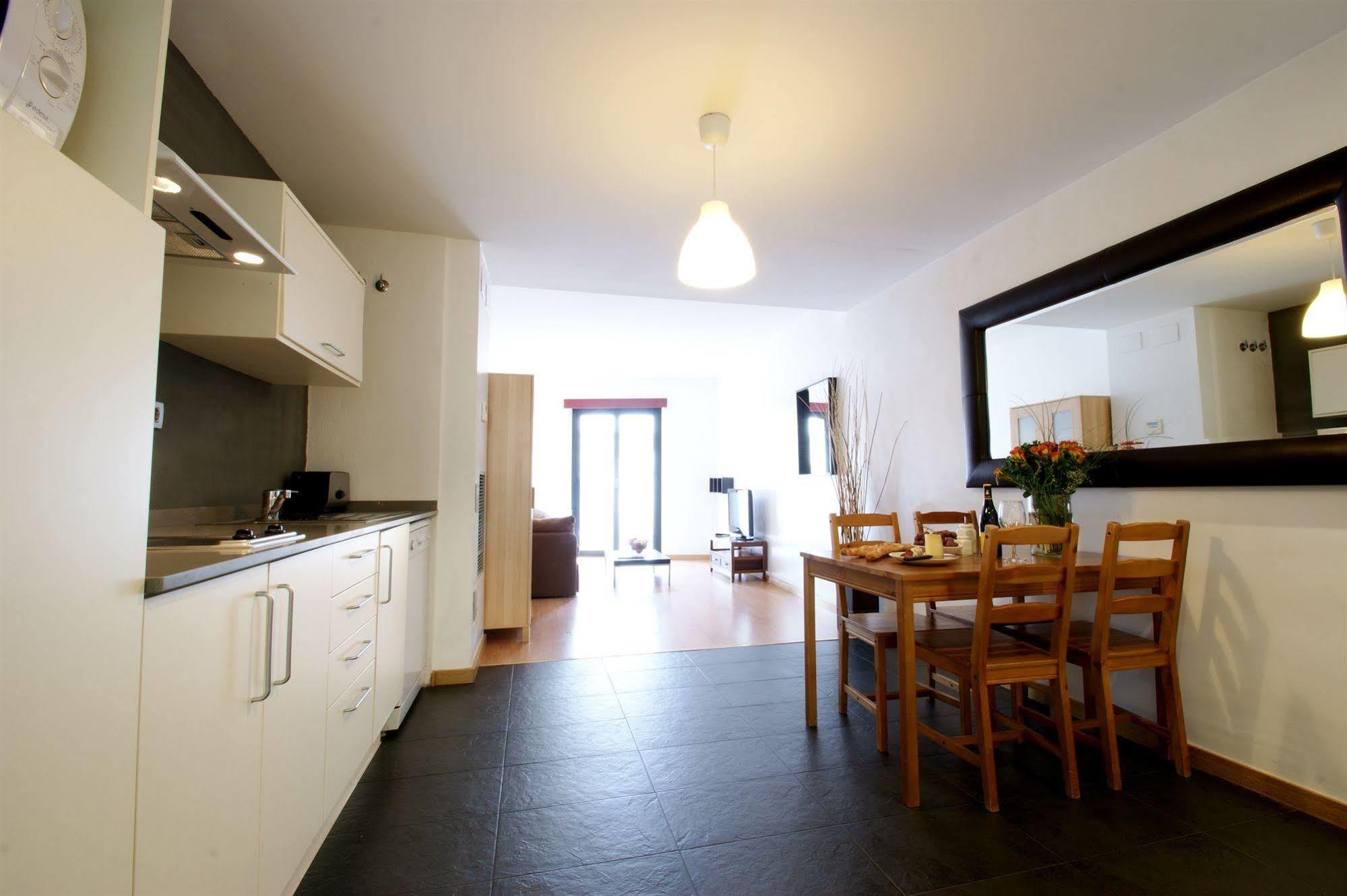 Short Stay Group Liceu Serviced Apartments Barcelone Extérieur photo